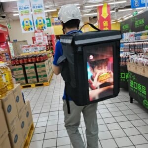 Factory Price Wholesale Walk Backpack Digital Signage Portable 18.5 Inch Screen Food Delivery Bag