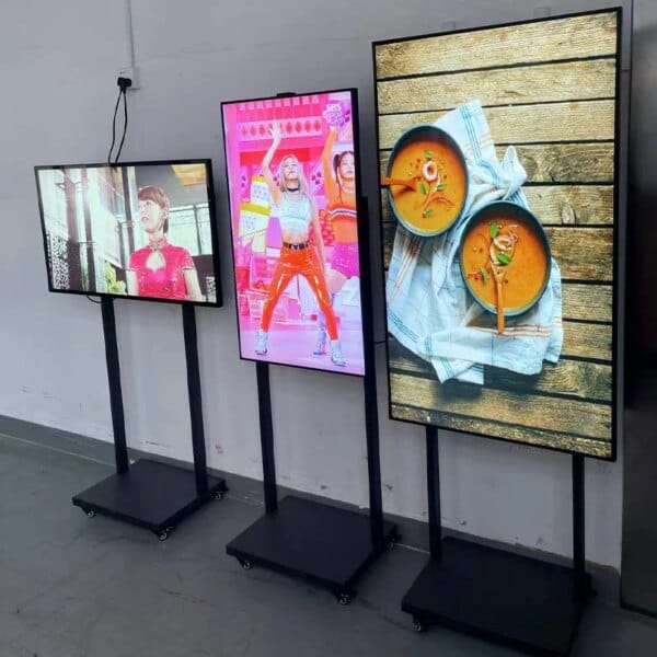 32 Inch Indoor Shop Window Facing LCD  Commercial Elevator Advertising Display Screen Smart TV Windows Digital Signage