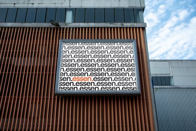 Photo Digital Signage for Healthcare